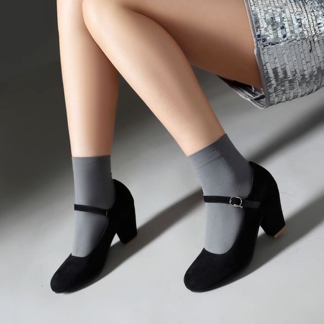 Queen Zoo-Chunky Heel Plain Mary Jane Pumps