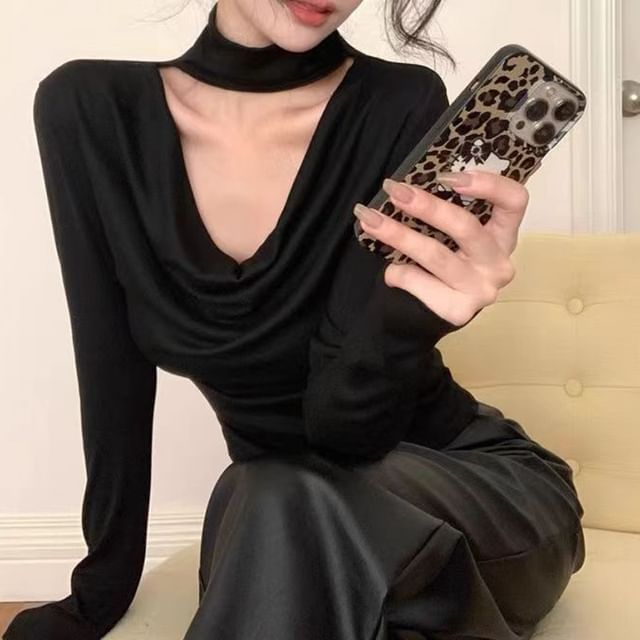 Everose-Long-Sleeve Mock Neck Plain Cutout Ruched Top