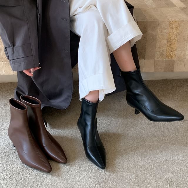 Queenie's Home - Kitten Heel Pointed Toe Plain Zip-Up Faux Leather Short  Boots | YesStyle