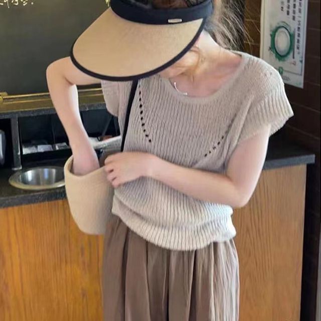 Everose-Short-Sleeve Round Neck Perforated Plain Knit Top