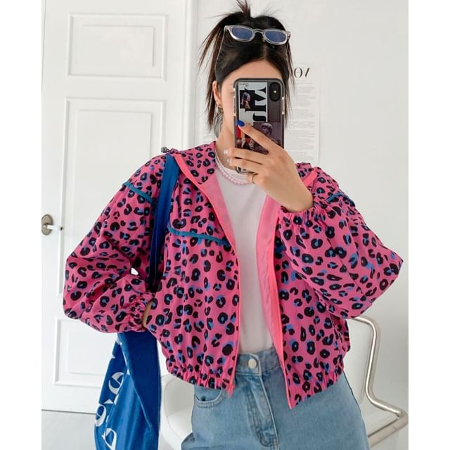 SeoulPop-Leopard Hooded Crop Zip Jacket