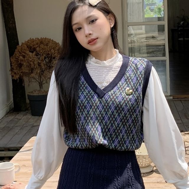 PINPI V-Neck Argyle Print Knit Sweater Vest YesStyle