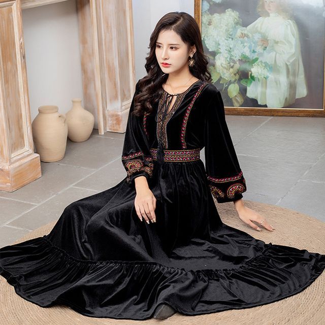 Long-Sleeve Embroidered Velvet Tunic 