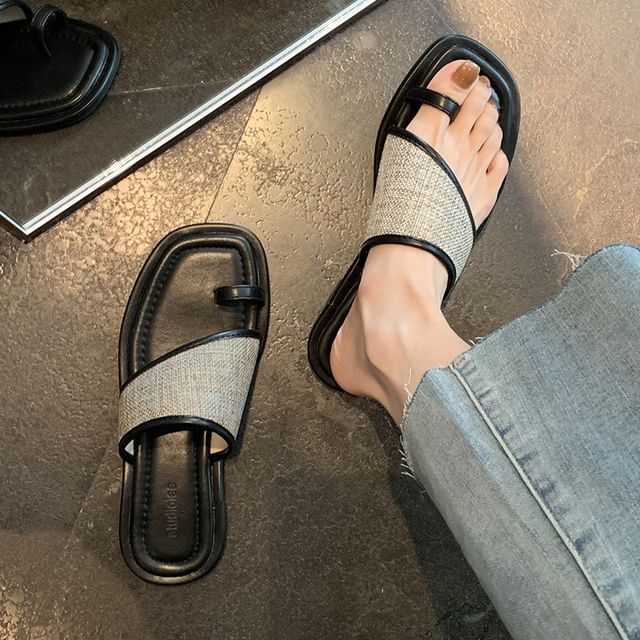 Karlao-Toe Loop Slide Sandals
