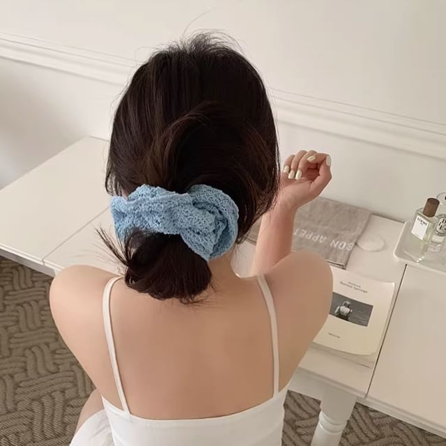 Show Mind-Knit Scrunchie