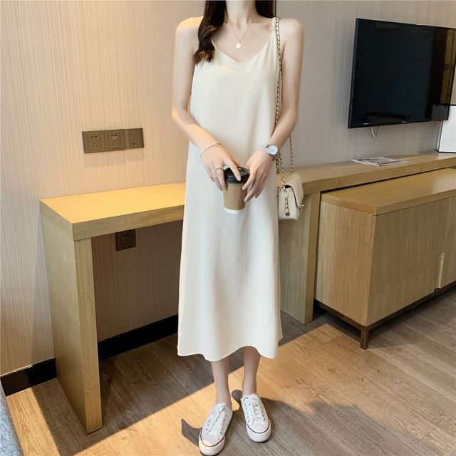 INEN-Spaghetti Strap V-Neck Plain Midi Shift Dress