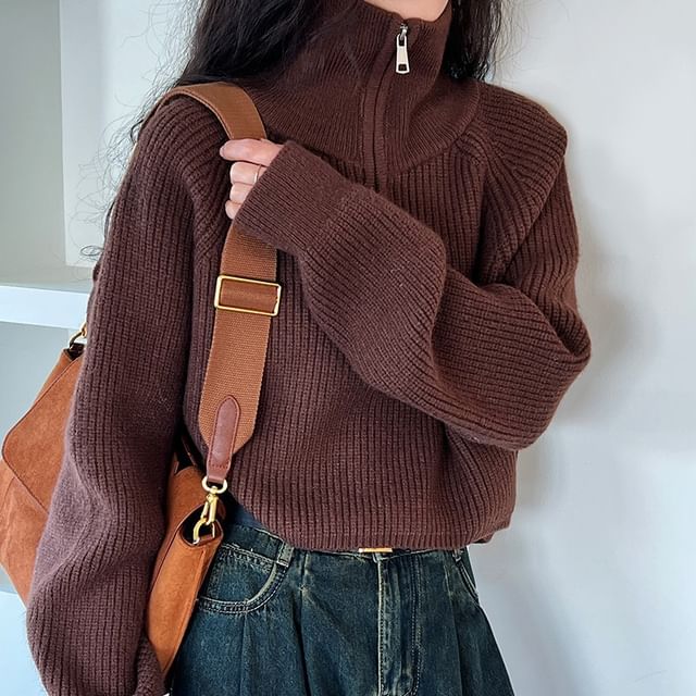 PINPI-Rollkragenpullover mit halblangem Reißverschluss und Rippenmuster