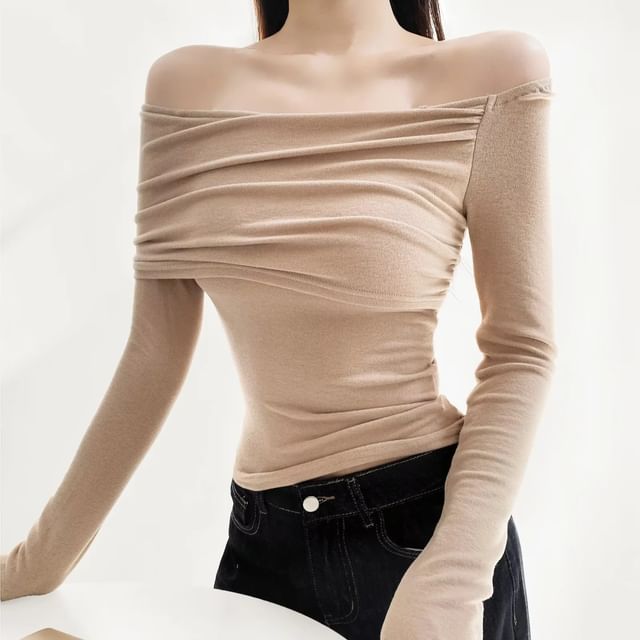 Asiris-Long-Sleeve Off Shoulder Plain Crop Top