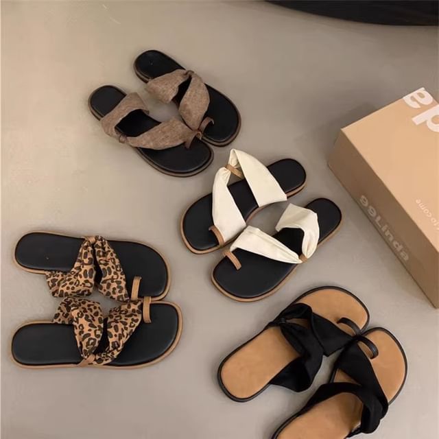 Asterisk-Toe-Loop Slide Sandals