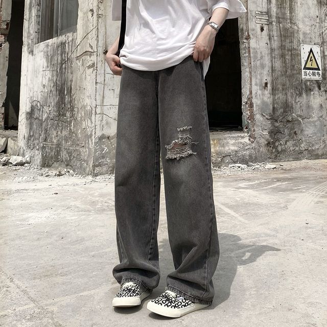 Modern People - Distressed Loose Fit Jeans