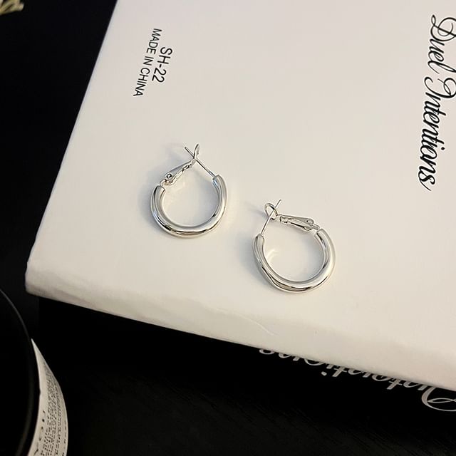 Kiren-Plain Hoop Earring
