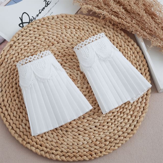 MIOW-Accordion Wrist Cuffs