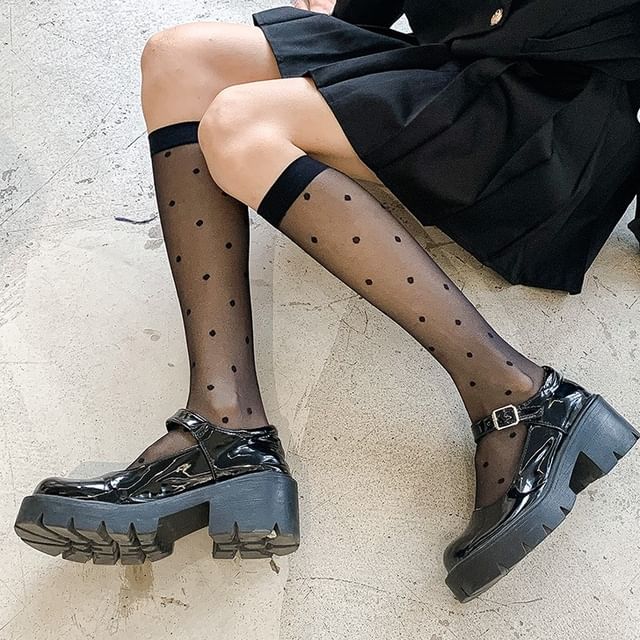 Gentiana-Dotted Sheer Socks