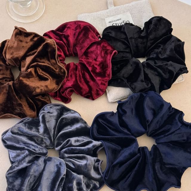 Kayochs-Plain Velvet Scrunchie