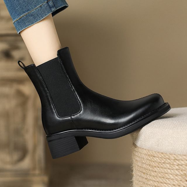 Cinnabelle-Block Heel Plain Chelsea Boots