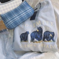 Iduna - Bear Embroidered Sweatshirt Iduna - Bear Embroidered Sweatshirt