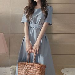 Leoom - 短袖前结带A字连衣中裙 Leoom - 短袖前结带A字连衣中裙