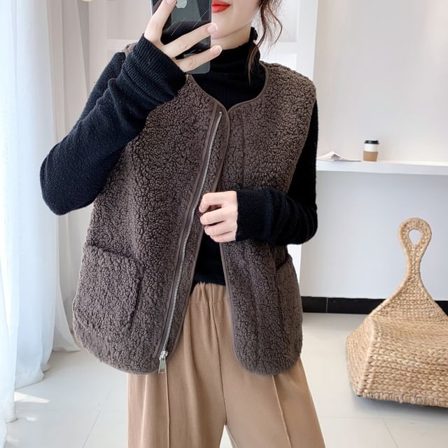 Acoustic Rain-V-Neck Plain Faux Shearling Zip Vest