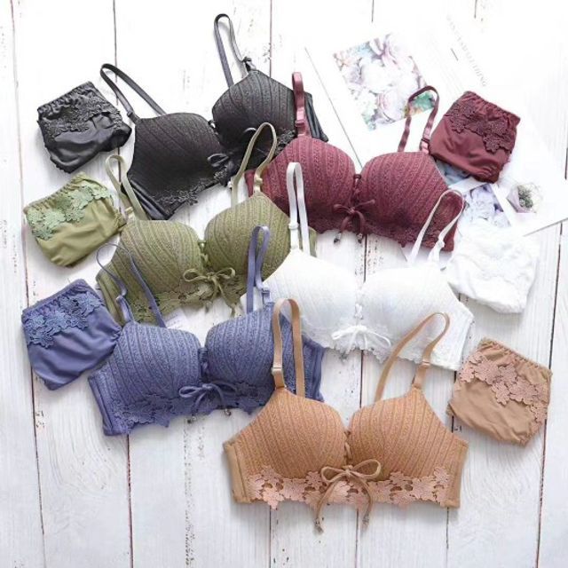 Croix - Set: Lace Trim Bra + Panties