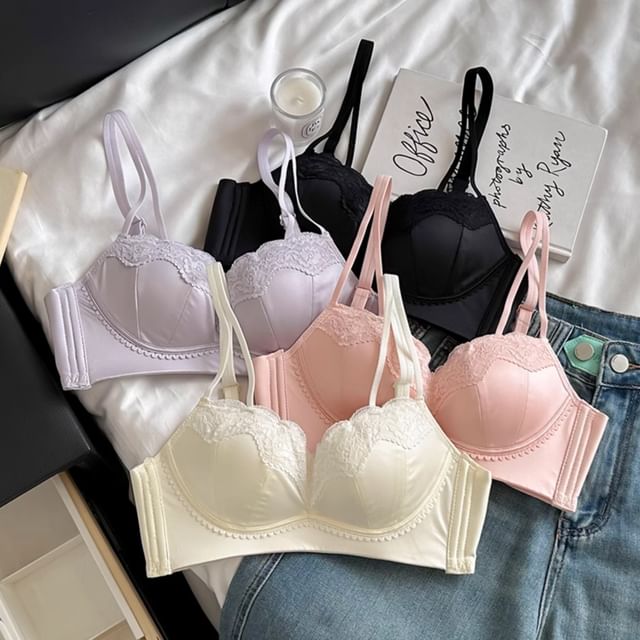 Gecko-Lace Panel Satin Wireless Bra