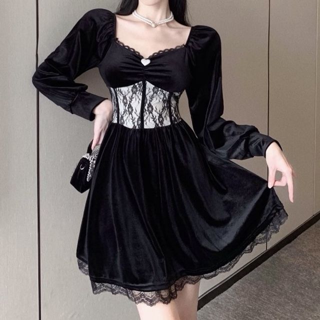 Hinf - Long-Sleeve Sweetheart Neck Heart Detail Lace Trim Panel Velvet Mini  A-Line Corset Dress