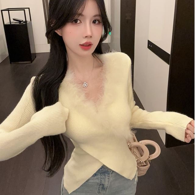 Whoosh-Long-Sleeve V-Neck Plain Knit Top
