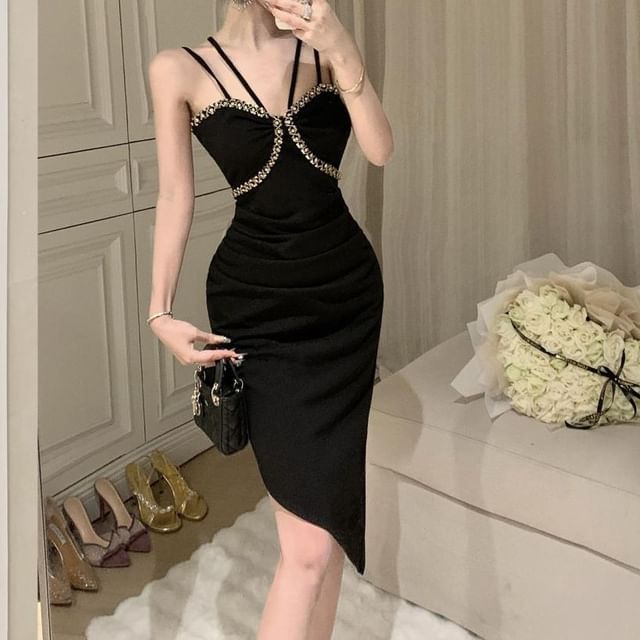 beading a dress Zapakasa Women Sparkly Grey Blue Asymmetrical Floral Beaded Mother of the  Bride Dress Halter Keyhole A Line Mother of the Groom Dress main image 0