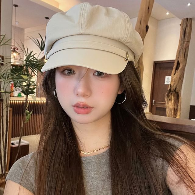4-4 STUDIO-Metal Buckle Plain Newsboy Cap