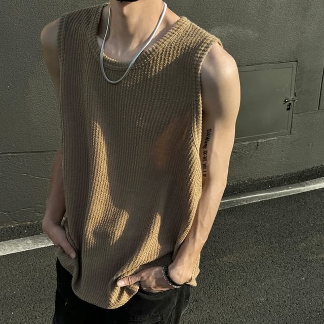 Giuliana-Sleeveless Plain Tee