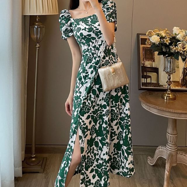 Cloud Nine - Short-Sleeve Square Neck Floral Print Slit Midi A-Line Dress