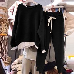 Carmenta - Set: Mock Two-Piece Sweatshirt + Sweatpants Carmenta - Set: Mock Two-Piece Sweatshirt + Sweatpants