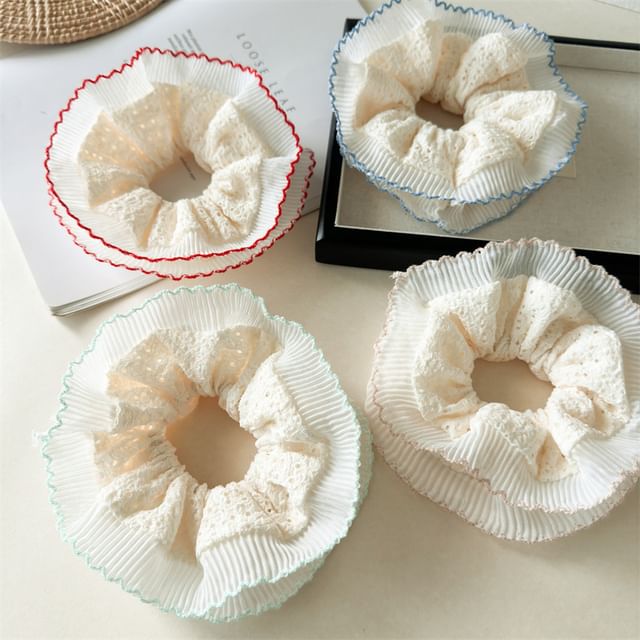 enthice-Accordion Lace Scrunchie