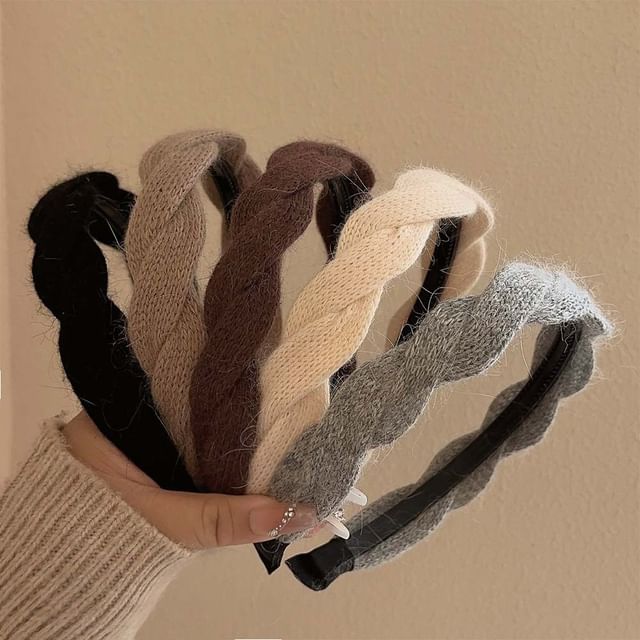 Mentosi-Knot Knit Headband