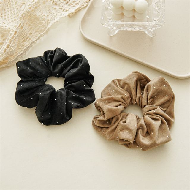 enthice-Dotted Scrunchie