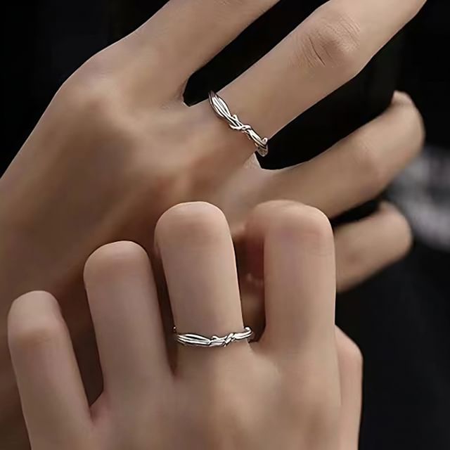 Tinseltown-Couple Matching Twist Metal Ring