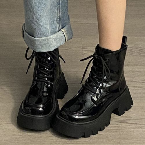 Short black cheap platform boots