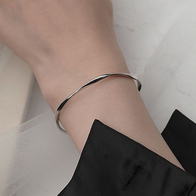 Hansha-Twisted Sterling Silver Bangle