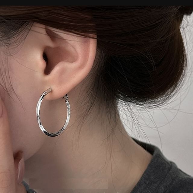 Jael-Hoop Earring