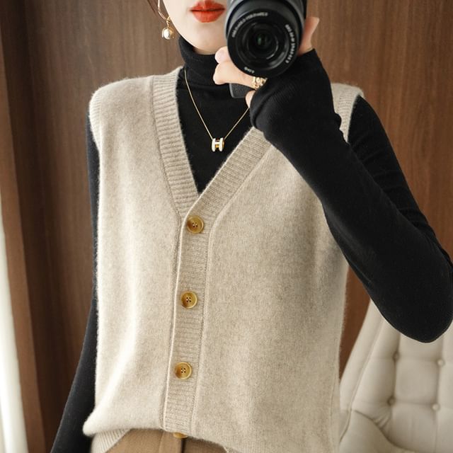 Weelop-V-Neck Plain Button-Up Sweater Vest