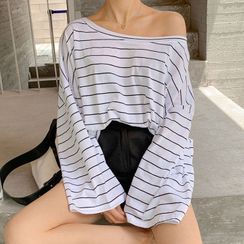 MERONGSHOP - Wide-Sleeve Oversized Stripe T-Shirt MERONGSHOP - Wide-Sleeve Oversized Stripe T-Shirt