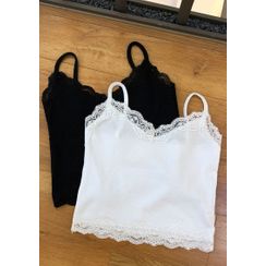 chuu - Lace-Trim Crop Cami Top chuu - Lace-Trim Crop Cami Top