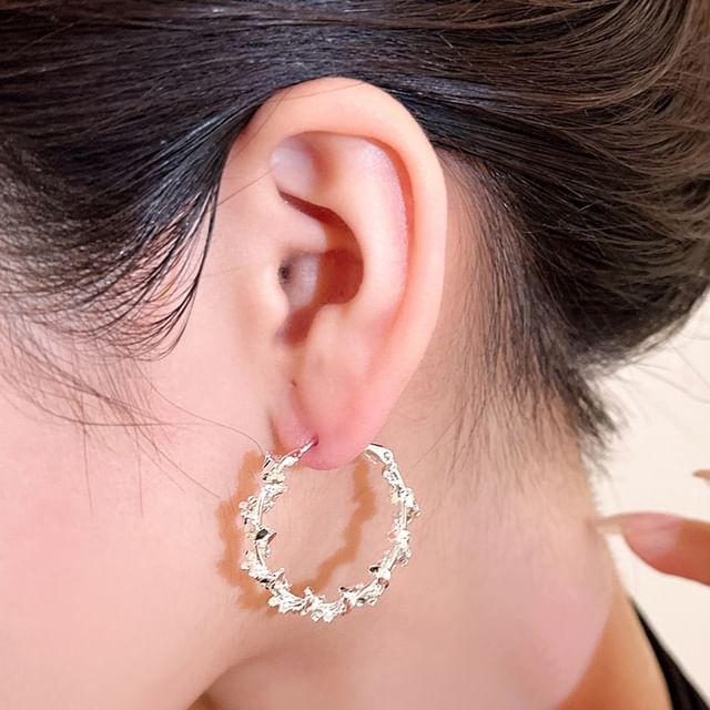 Wandoli-Twisted Leverback Hoop Earring