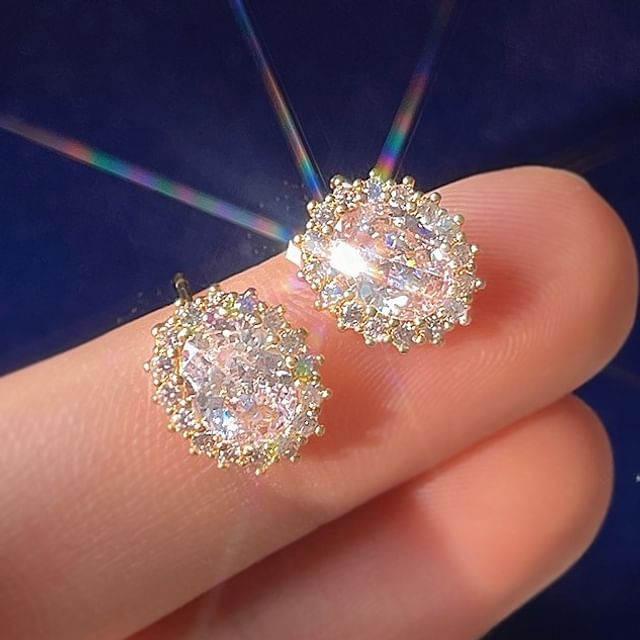 Sharkkira-Rhinestone Ear Stud