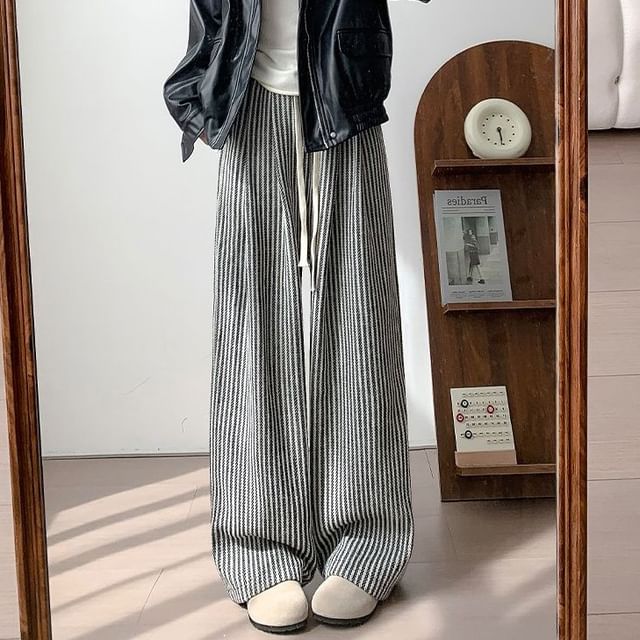 Cloud Nine-Drawstring Waist Striped Baggy Pants