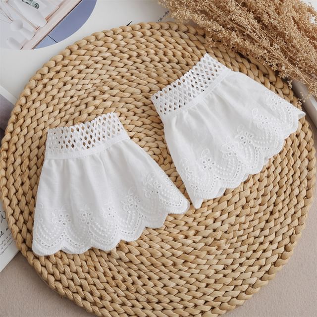 MIOW-Lace Wrist Cuffs