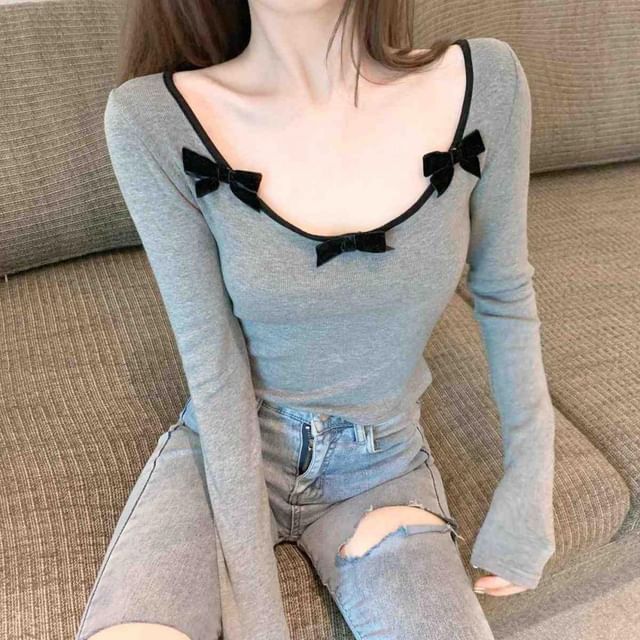 Sisyphi-Long Sleeve Round Neck Bowknot Detail Tee