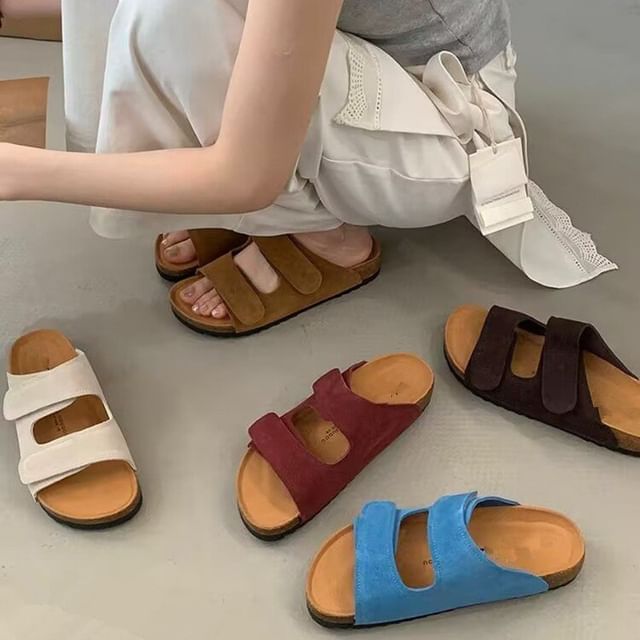 Asterisk-Hook Loop Slide Sandals