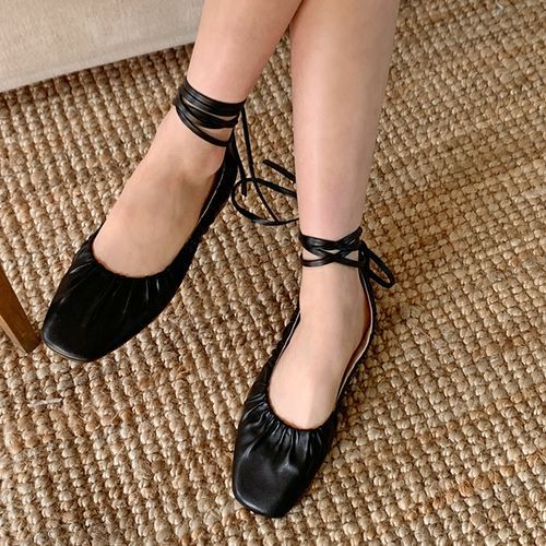 Tie up hot sale flats black