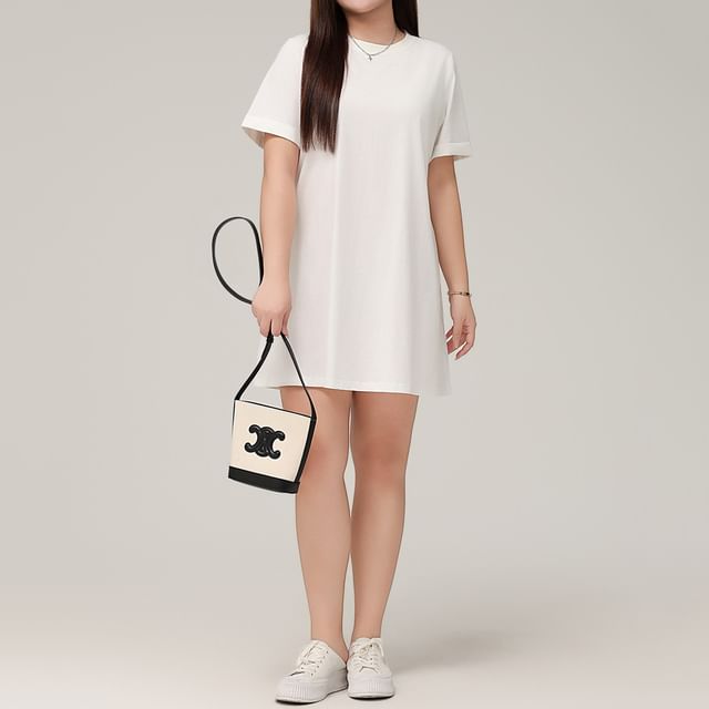 Telipino-Plus Size Short-Sleeve Crew Neck Plain Tunic Tee