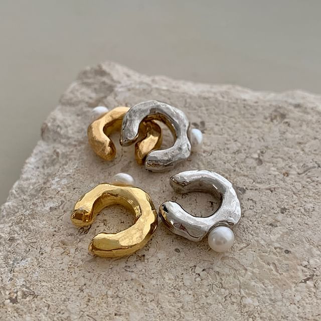 Hansha-Metallic Cuff Earring